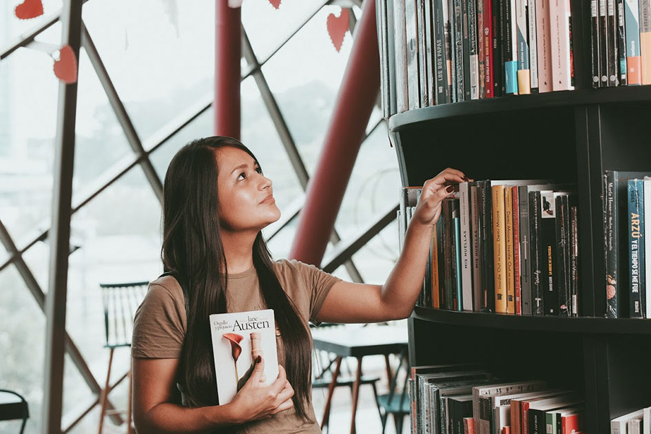 Clasicos - Kita Penas Books & Bistro